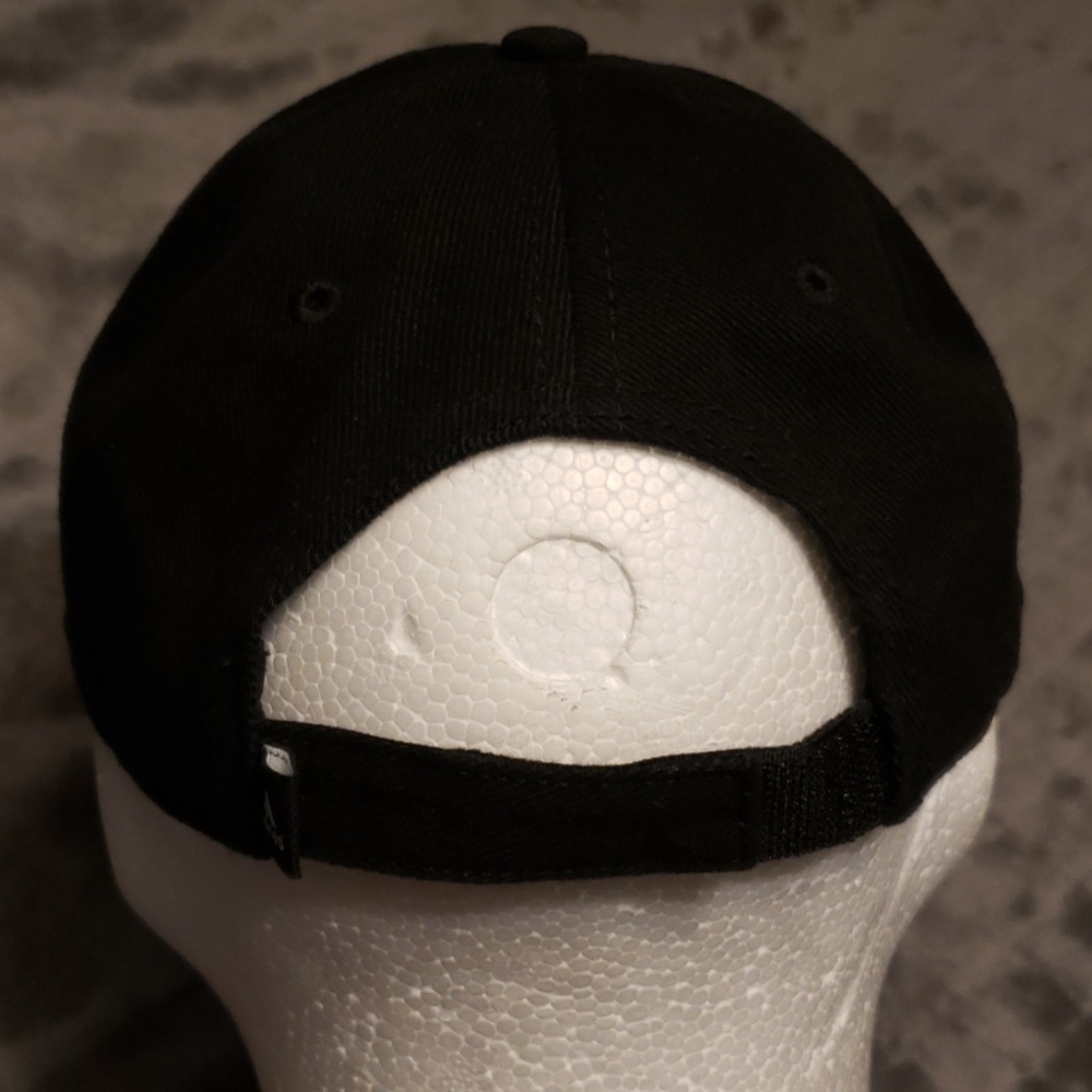 Adidas hat - Picture 3 of 5